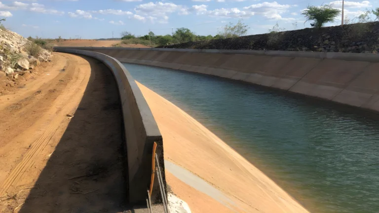 construcao-na-transposicao-do-rio-sao-francisco-em-salgueiro_2