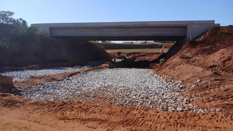 execucao-de-nove-oaes-na-br-050-em-catalao_7